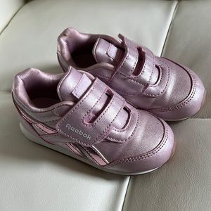 🎀 Reebok Classics Metallic Pink Slip On Strap Close Baby Pink Iridescent Size 7